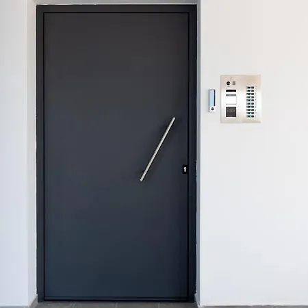 Pagani Blue - Luxury Maisonette I1