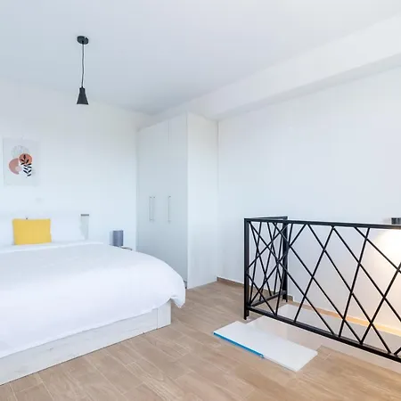 Pagani Blue - Luxury Maisonette I1