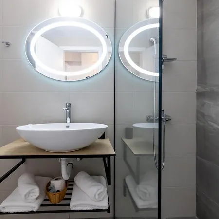 Pagani Blue - Luxury Maisonette I1 *