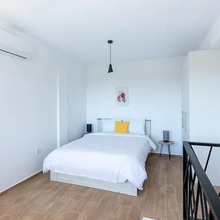 Pagani Blue - Luxury Maisonette I1 *