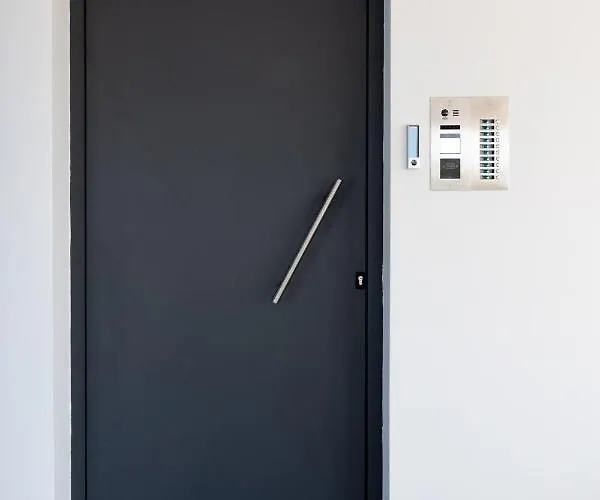 Pagani Blue - Luxury Maisonette I1