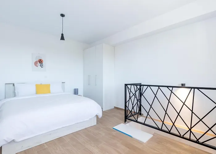 Pagani Blue - Luxury Maisonette I1