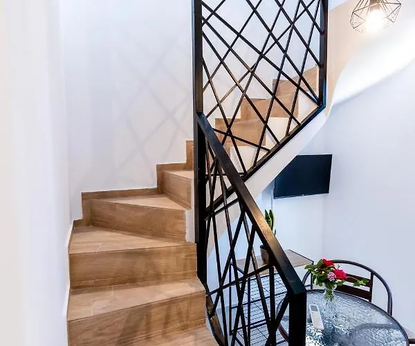 Pagani Blue - Luxury Maisonette I1 * 칼라마타